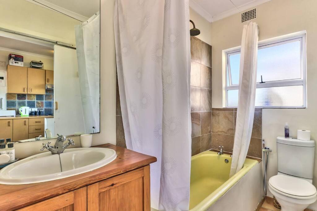 Mountain View, Wifi, Work Desk, Secure Parking Cape Town