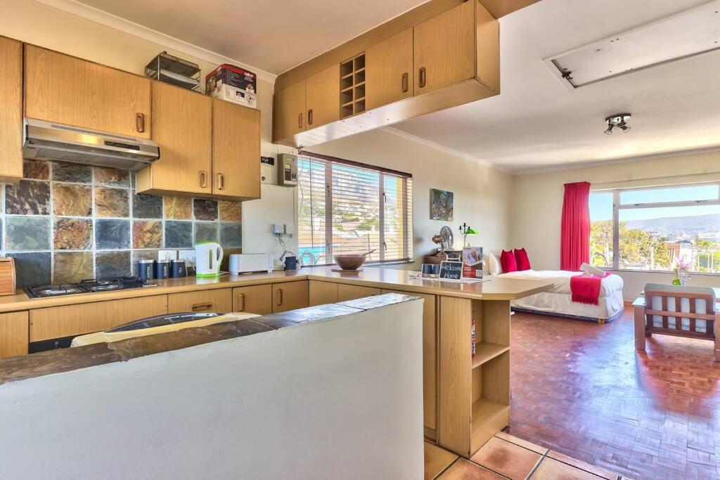 Mountain View, Wifi, Work Desk, Secure Parking